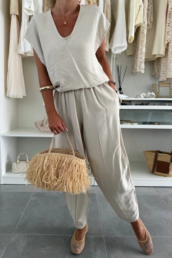 Cardydony Women's  Linen Blend Solid Color V-neck Short-sleeved Top and Elastic Waist Pocket Bloomers Pants Set