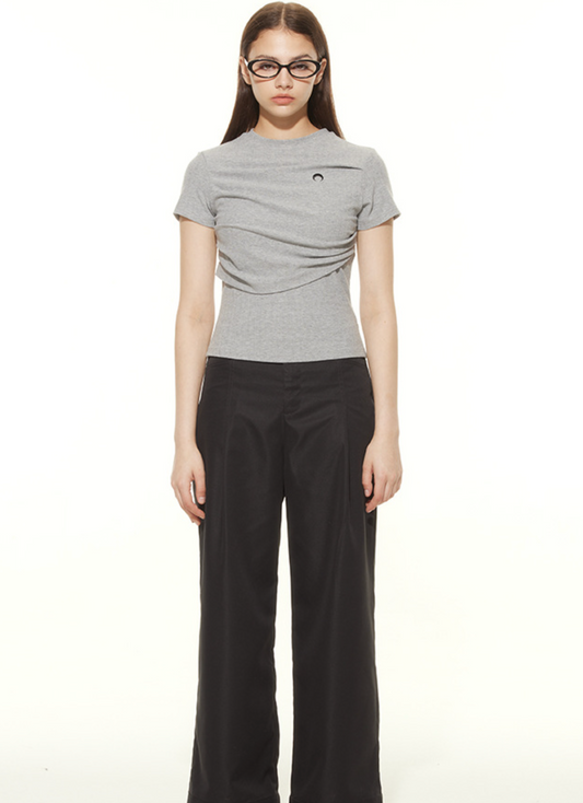 Cardydony Women's Minimalist Ruched Slim-Fit Tee with Embroidered Detail