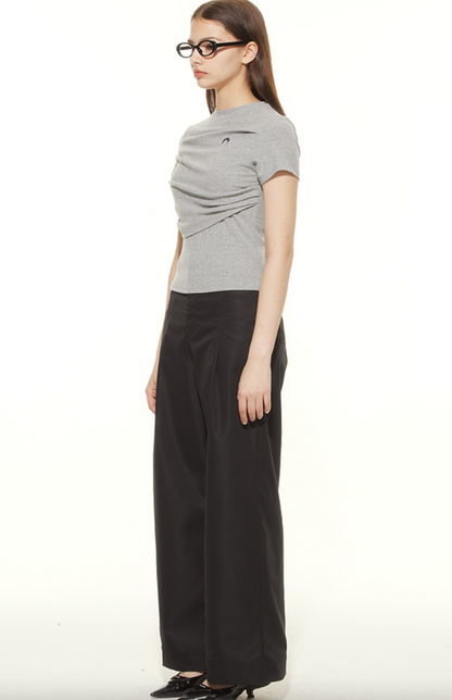 Cardydony Women's Minimalist Ruched Slim-Fit Tee with Embroidered Detail