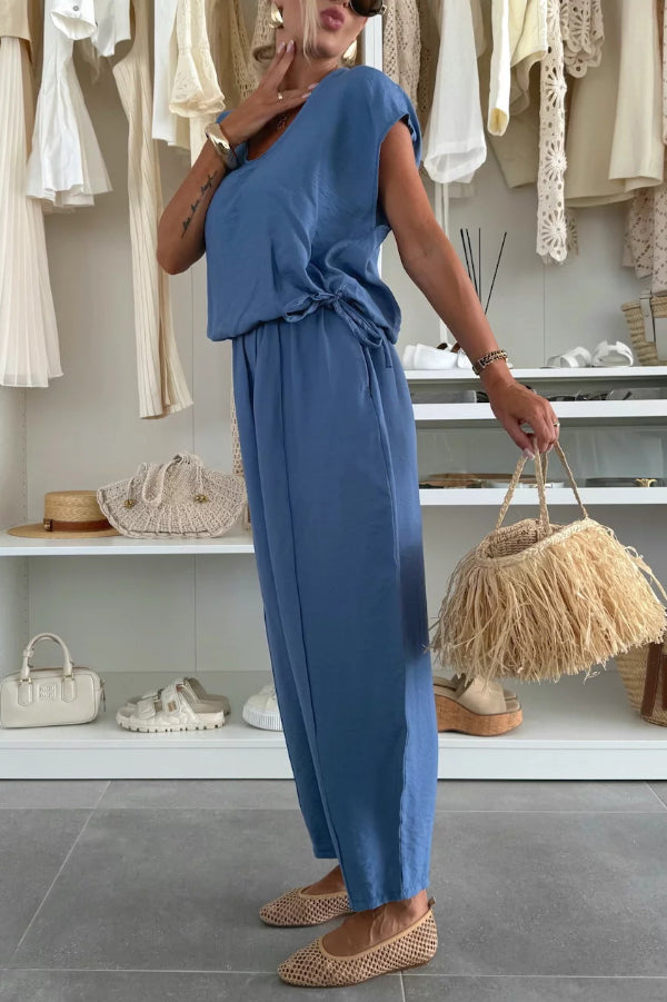 Cardydony Women's  Linen Blend Solid Color V-neck Short-sleeved Top and Elastic Waist Pocket Bloomers Pants Set