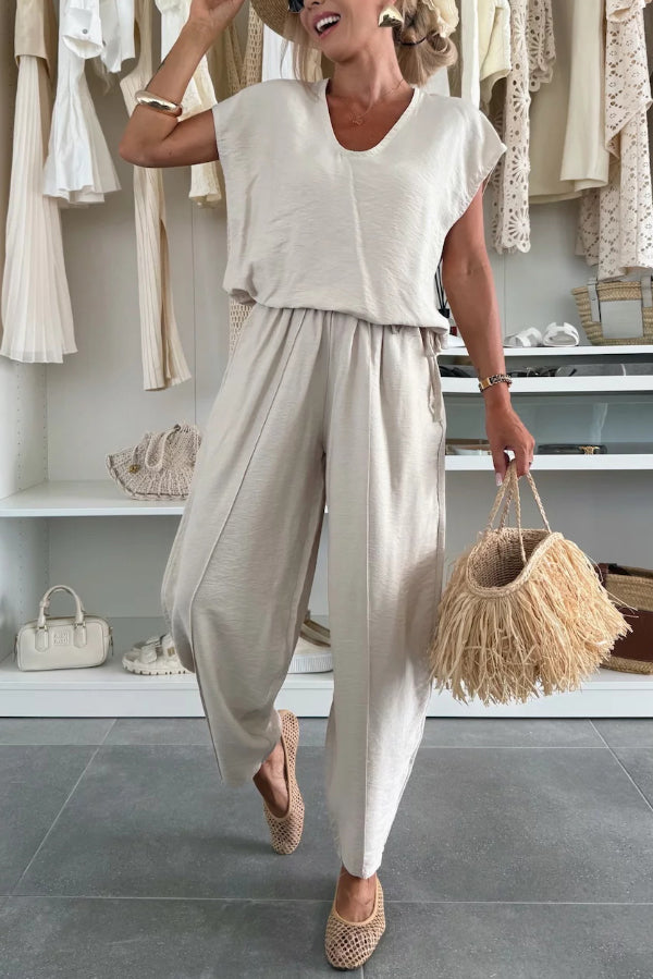 Cardydony Women's  Linen Blend Solid Color V-neck Short-sleeved Top and Elastic Waist Pocket Bloomers Pants Set