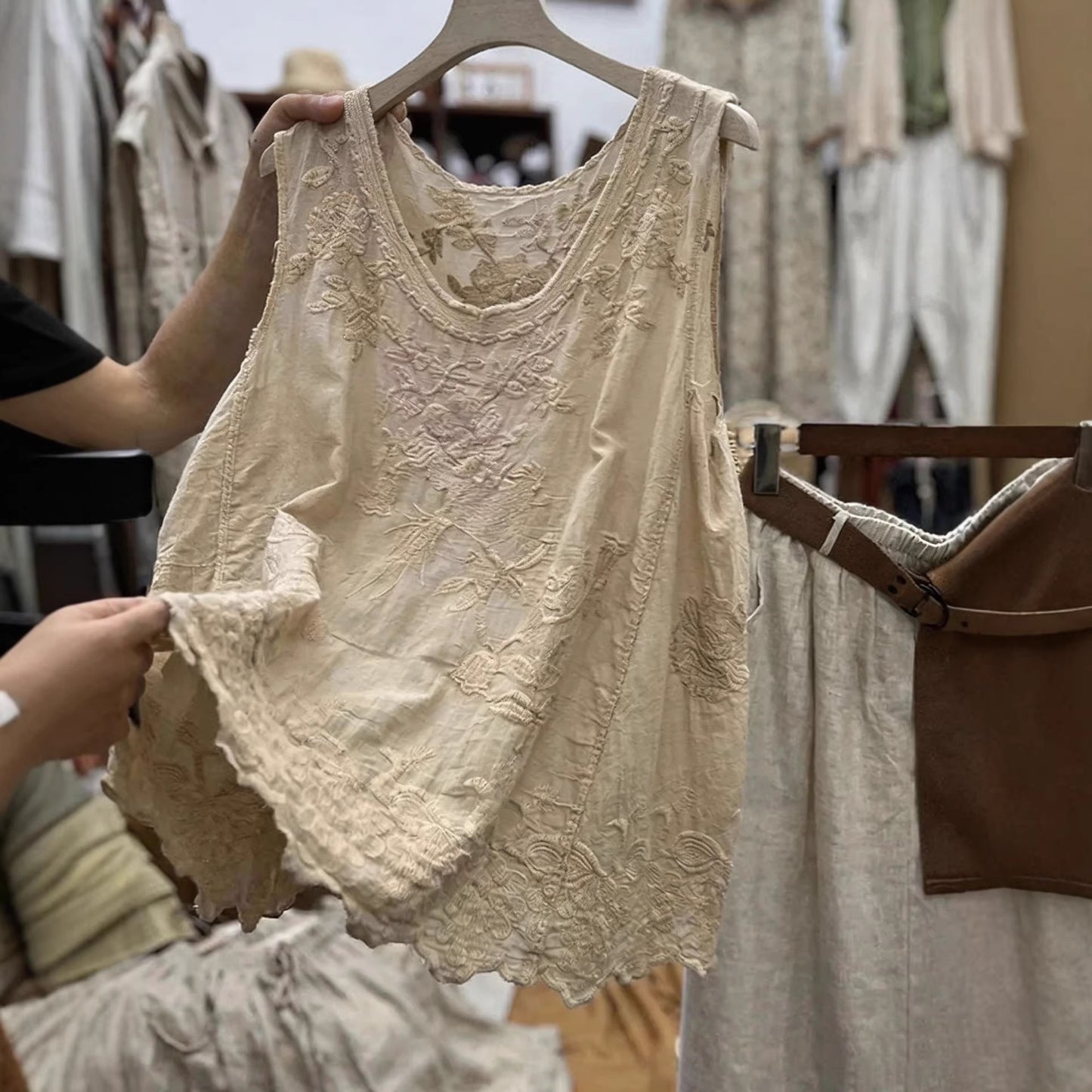 Cardydony Women's Vintage Lace Sleeveless Cotton-linen Vest