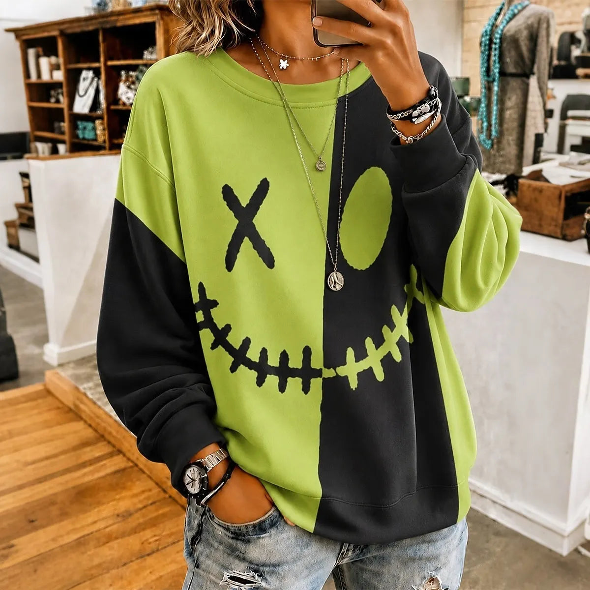 Cardydony Women's Retro Halloween Smiley Face Print Sweatshirt